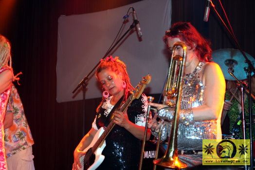 The Cellolitas (D) 3. Ironbar Ska Festival, Gewerkschaftsbundhaus, Erfurt 30. April 2005 (14).jpg